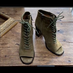 FRYE Olive Suede Lace Up Block Heel Peep Toe Boot
